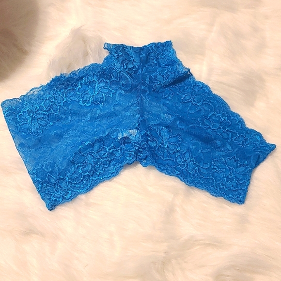 5 pair of lace panties - Picture 3 of 4